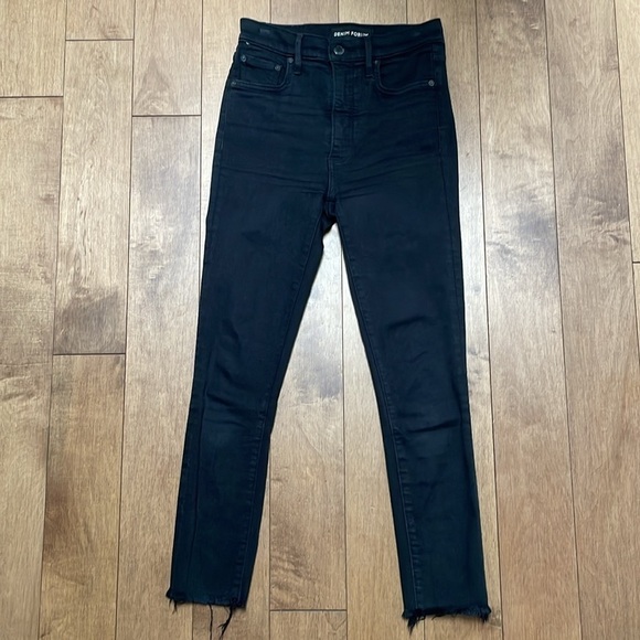 Denim Forum Aritzia the lola high rise skinny crop black frayed hem sz 25 - Picture 1 of 10